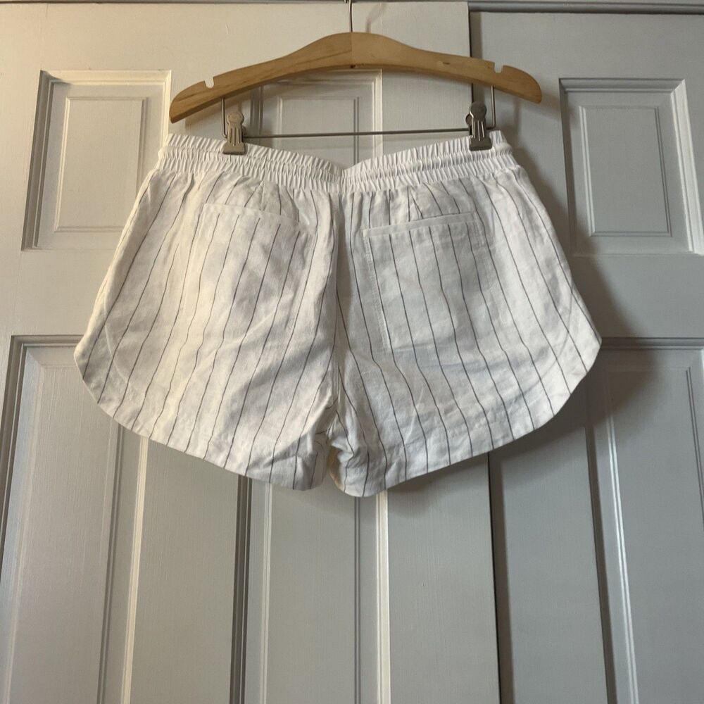 Athleta White Pinstripe Linen Beachside Bali Shorts Size 8 - Picture 3 of 4
